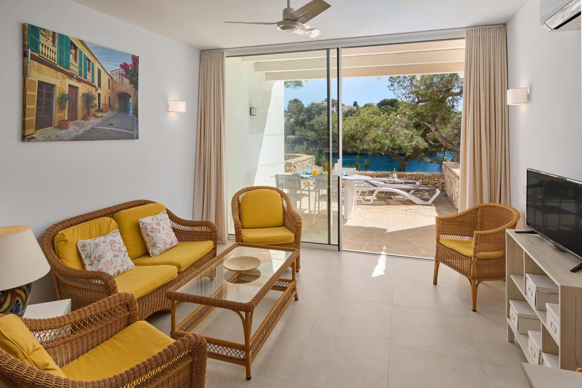 Waterfront Apartment 'Maria'. Pool. Wifi Santanyí Exterior foto